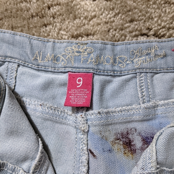 Shorts - Picture 2 of 3